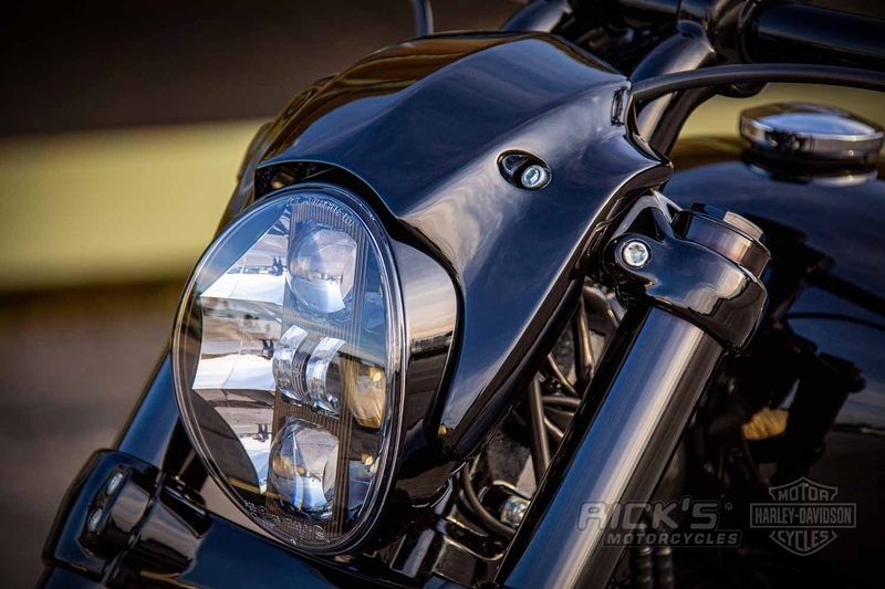 ブレイクアウト ヘッドライトキャップ RICK'S MOTORCYCLES(リックス 