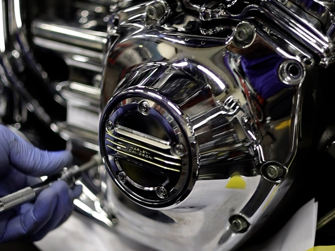 純正カムカバーを外していく