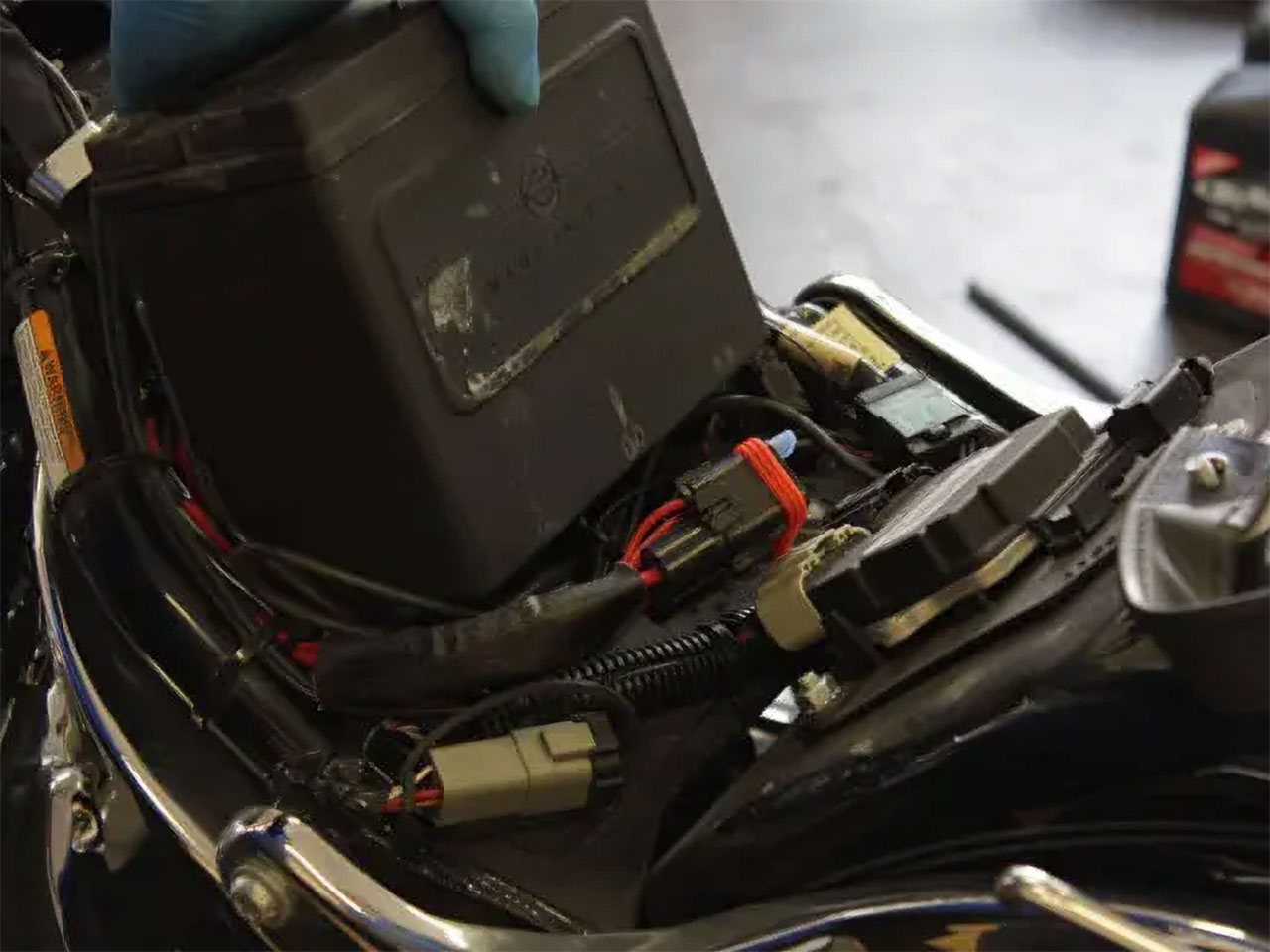 バッテリーを持ち上げる