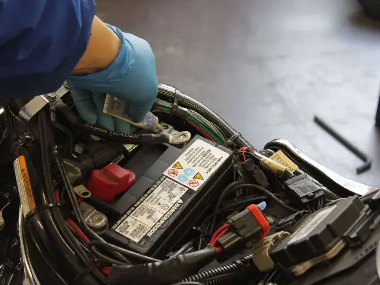 接点グリスを塗る