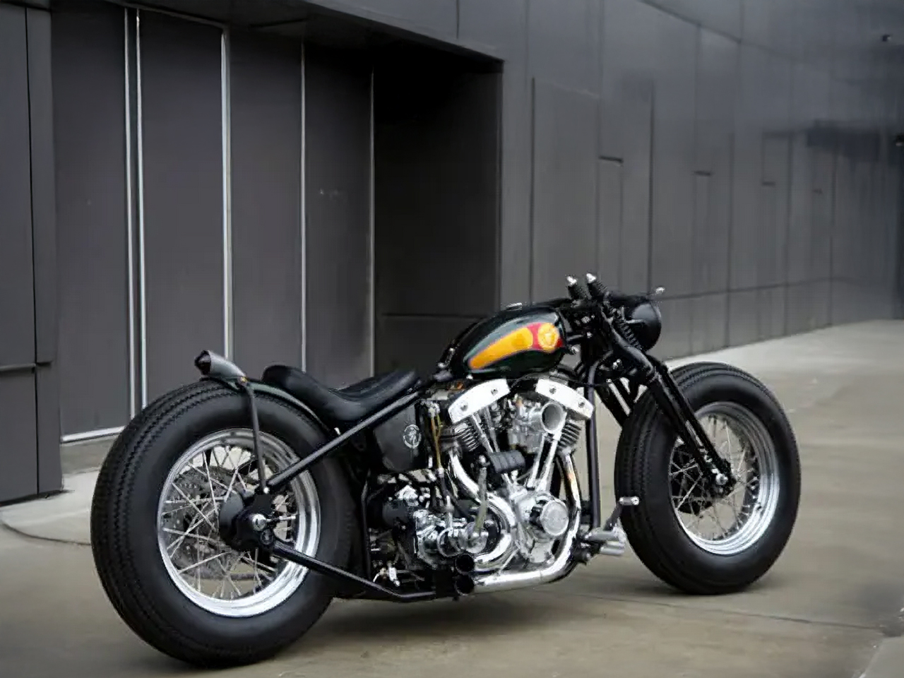 ショートフェンダーをつけたハーレー