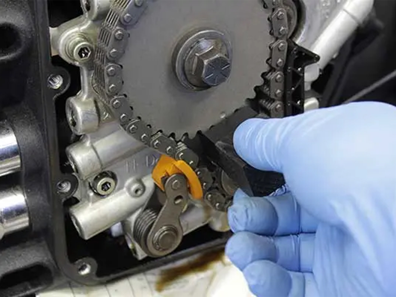 カム クランクスプロケット ロックツールにて固定