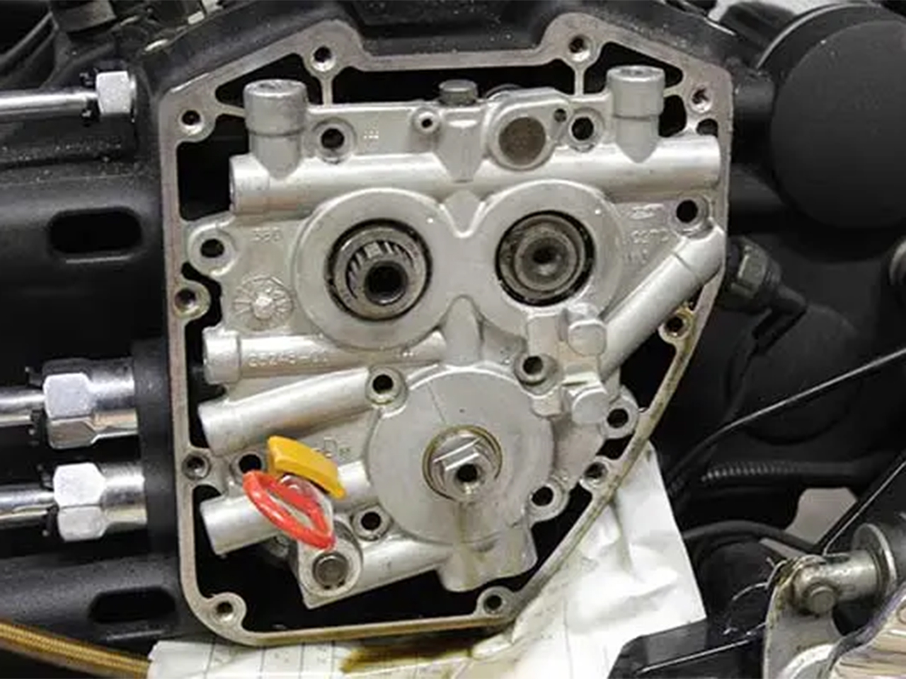 チェーンテンショナーを取り付け