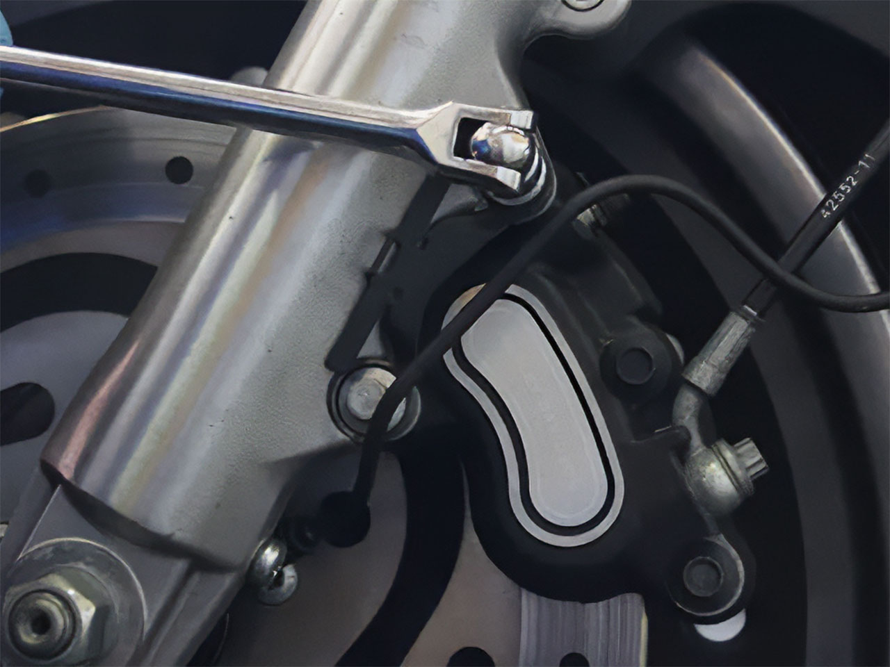 ABSカバーを外す4