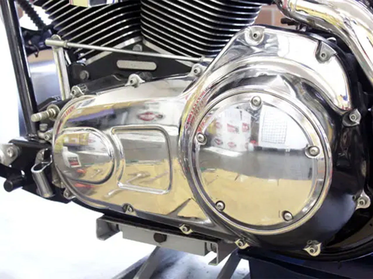 プライマリーケース周りの物を外していく