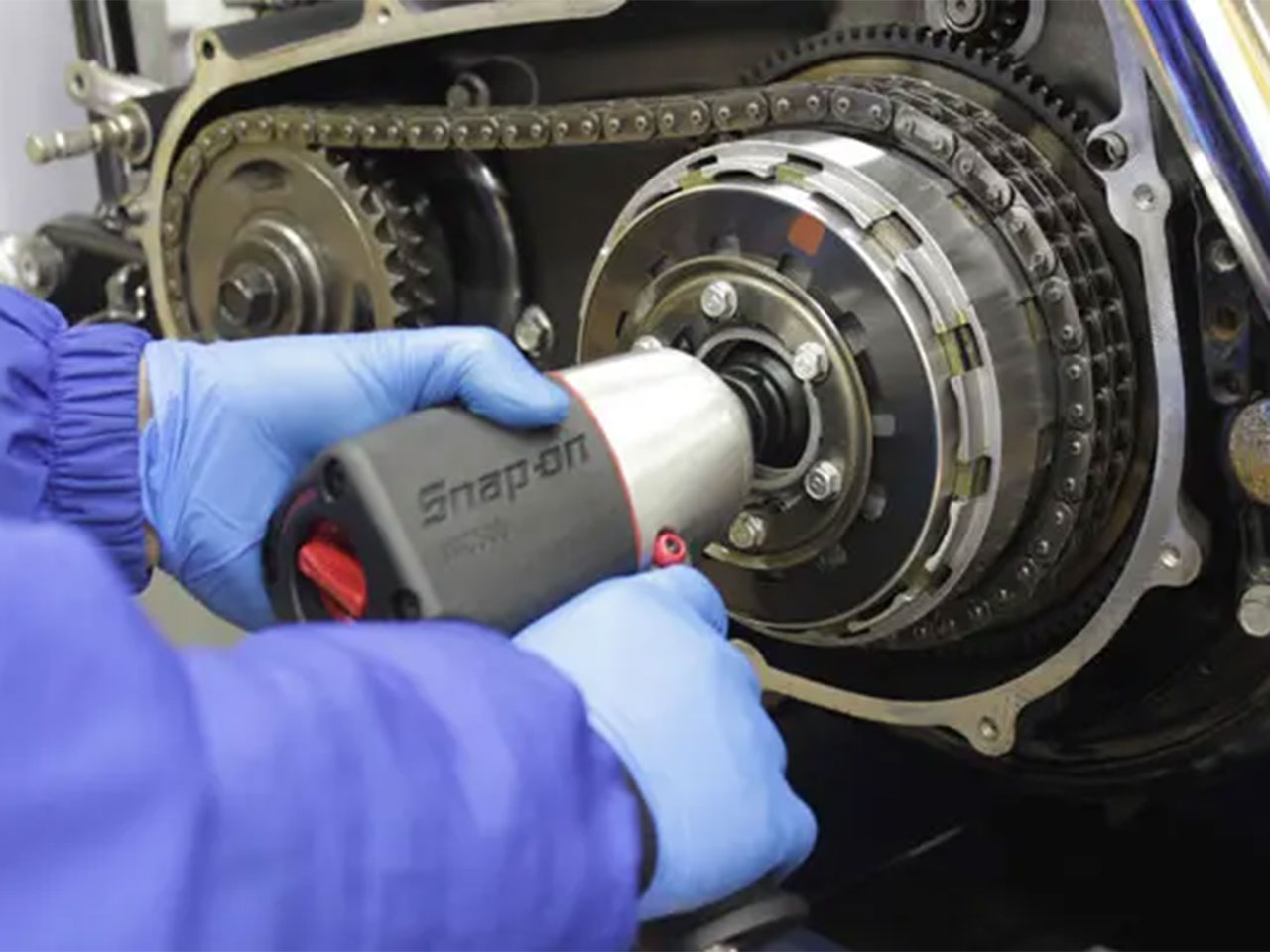 インパクトレンチを使用1