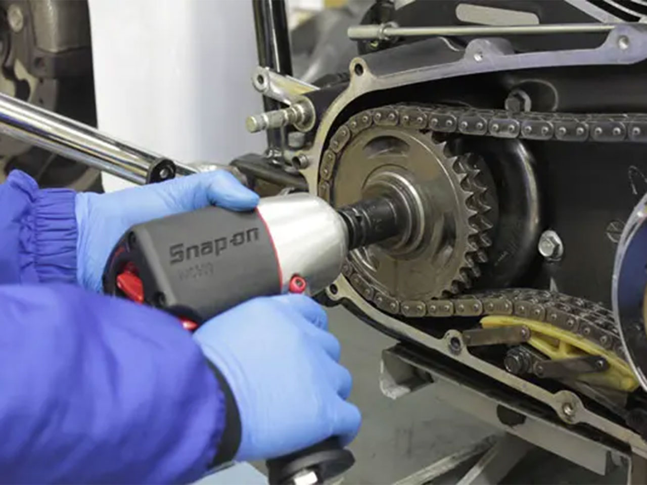 インパクトレンチを使用2