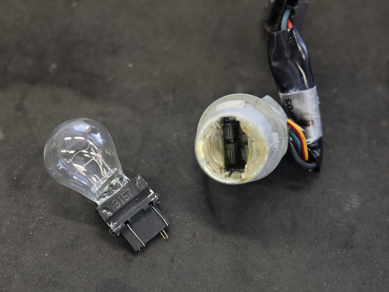 溶けたソケット