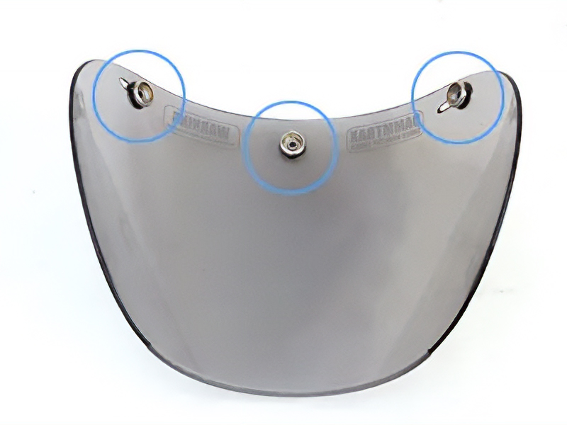 ヘルメットシールドのホックの確認