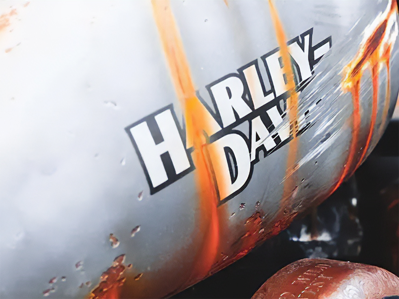 錆びたハーレーのタンク