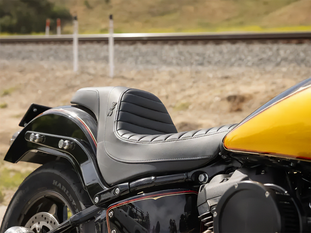 スラッシン×サドルマンの本革シート