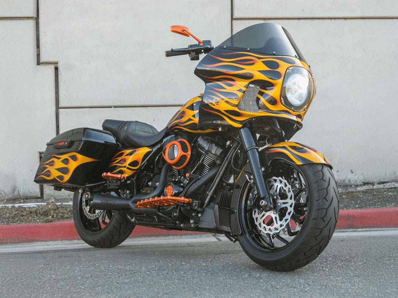 アレンネスパーツが使われたカスタムハーレー