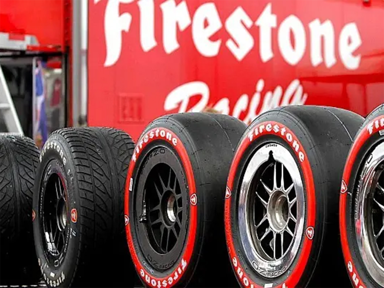 錆びたハーレーのタンク