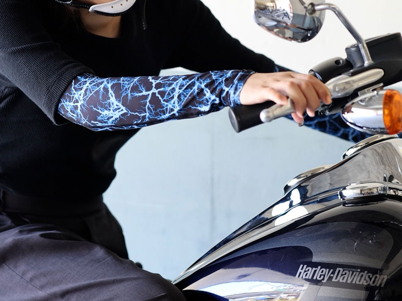 ハーレーとアームスリーブ