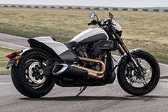2019年のソフテイルファミリー新型 FXDR114