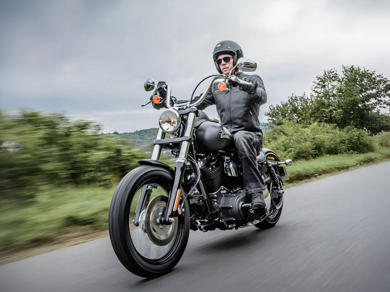 オーリンズが装着されたハーレー