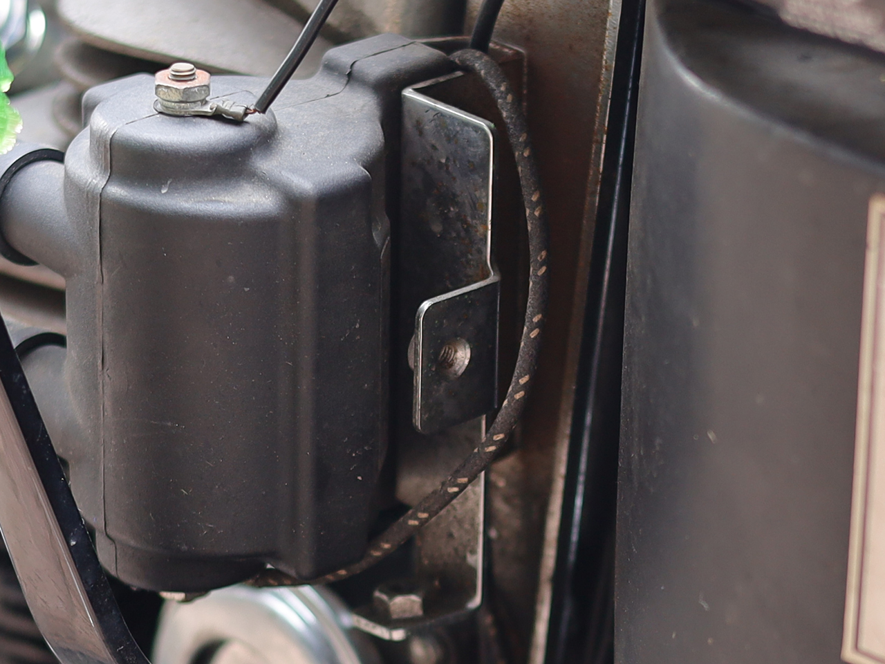 ハーレーのコイルに付くヴィンテージワイヤー